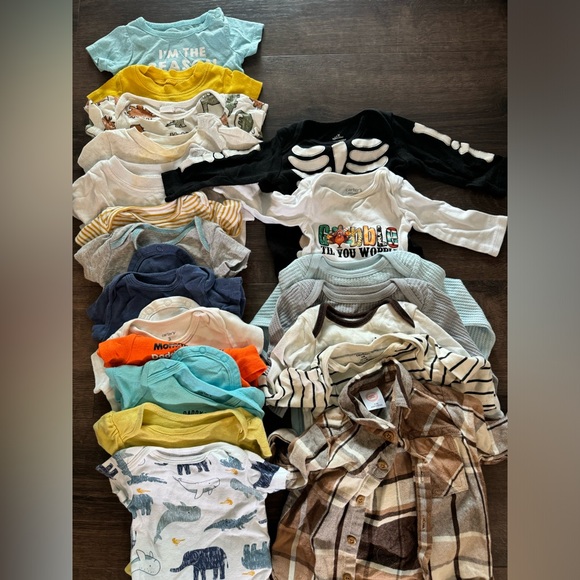 0-3 MONTH LOT - Picture 1 of 3